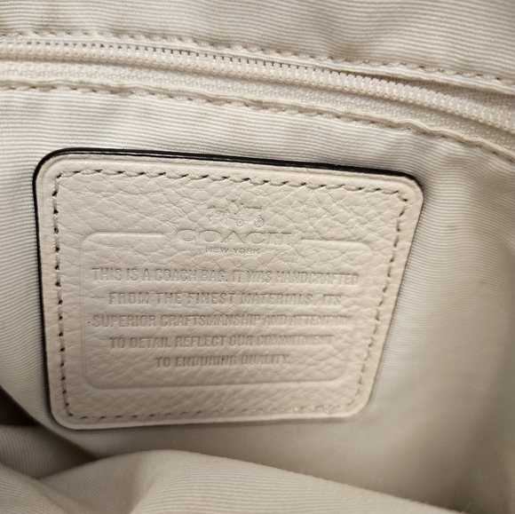 Coach Off White Pebble Grain Leather Purse - Picture 4 of 14